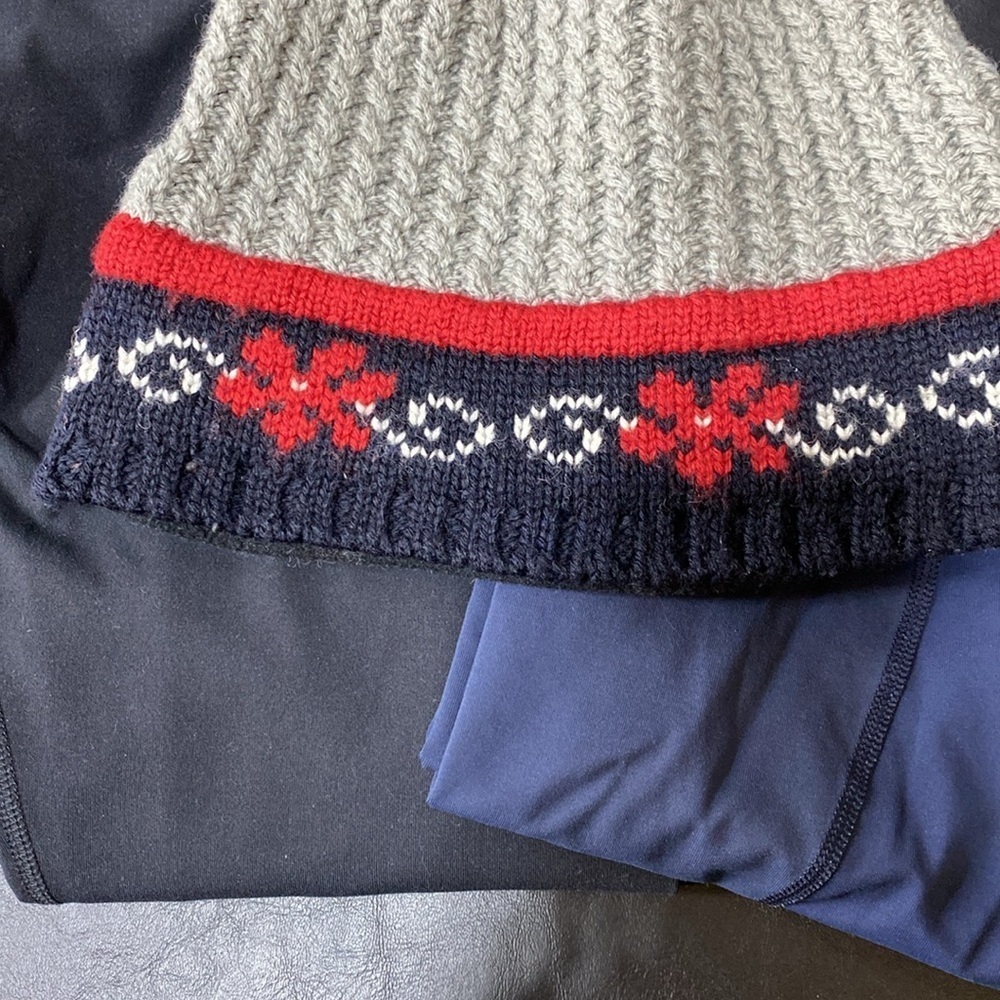 Turtle Fur Wool Knit Beanie Hat, Gray & Black with Red Design. OSFA. - Picture 9 of 9
